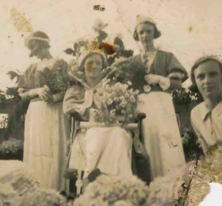 Early 1900s Carnival Queen