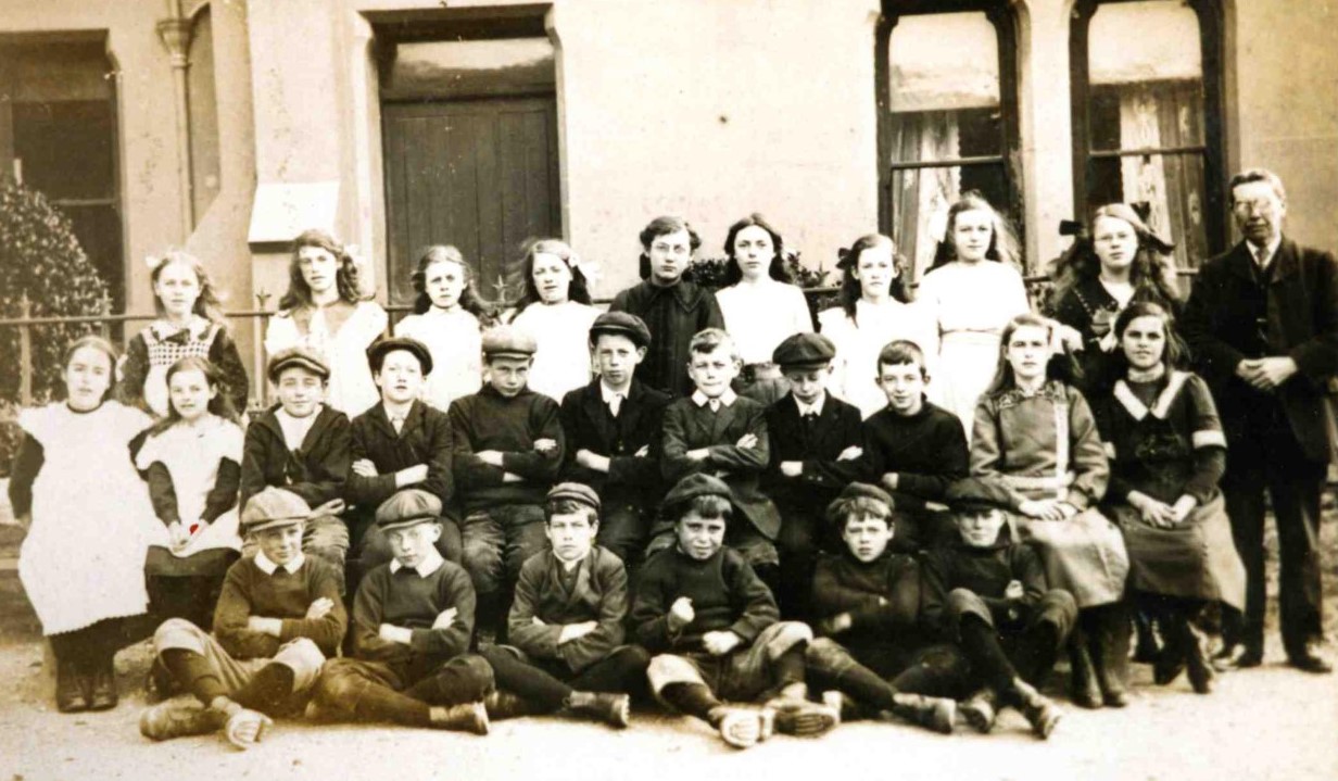 Port Isaac School date & names unknown