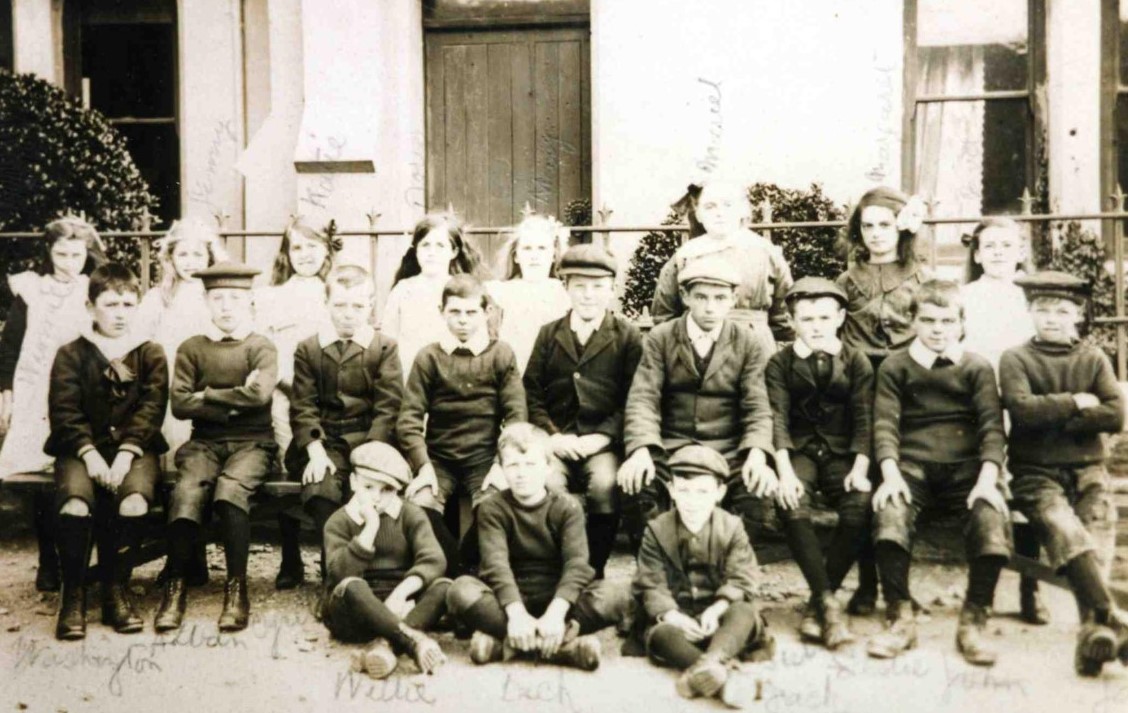 Port Isaac School date & names unknown