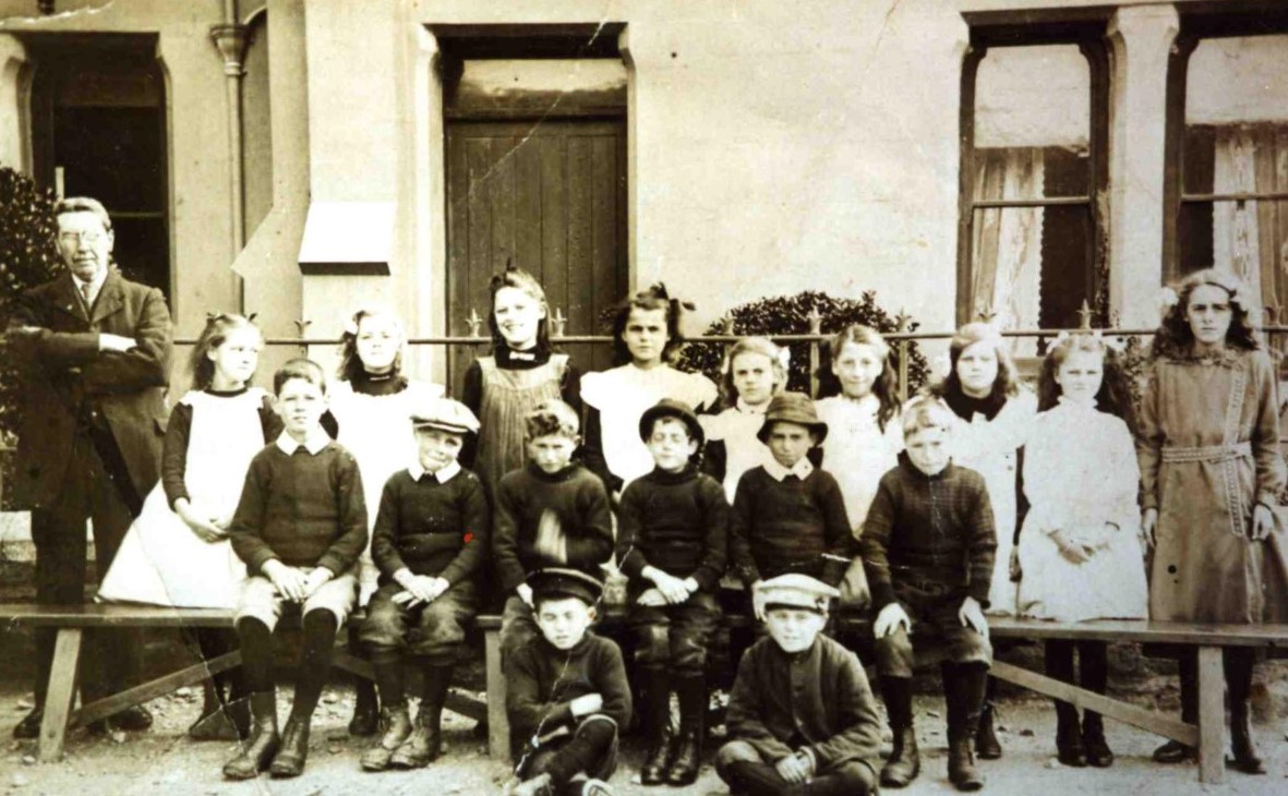 Port Isaac School date & names unknown