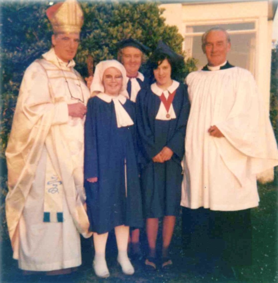 Bishop Graham Lenard visits St Peter's Church