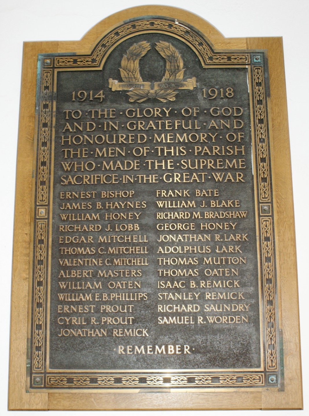 Bronze memorial remembers those who lost their lives in the First World War