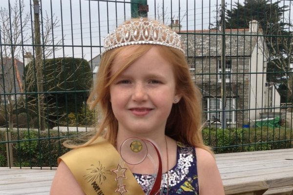 Demelza is crowned Port Isaac Carnival Queen 2013